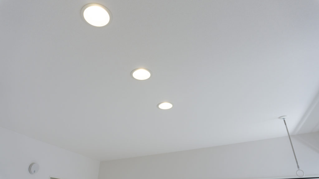 新築住宅のダウンライト